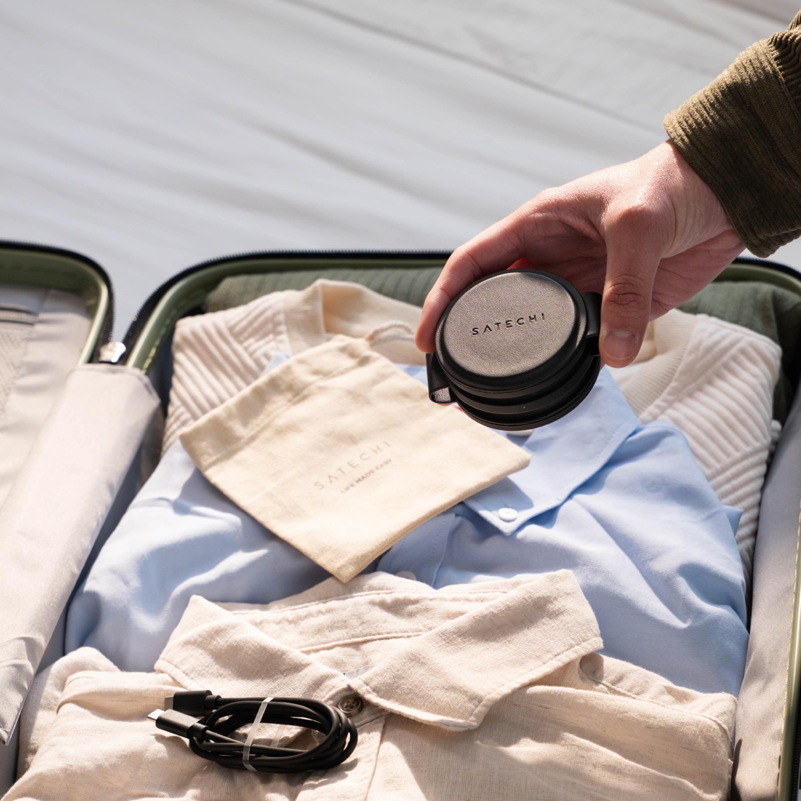 Satechi OntheGo™ 3 in 1 Wireless Charger, Qi2 Portable Charger with 15W Fast Charging for iPhone 17 to 12 Series, 5W for Apple Watch, and 5W for AirPods, Magnetic Travel Charging Station – Black - Image 9